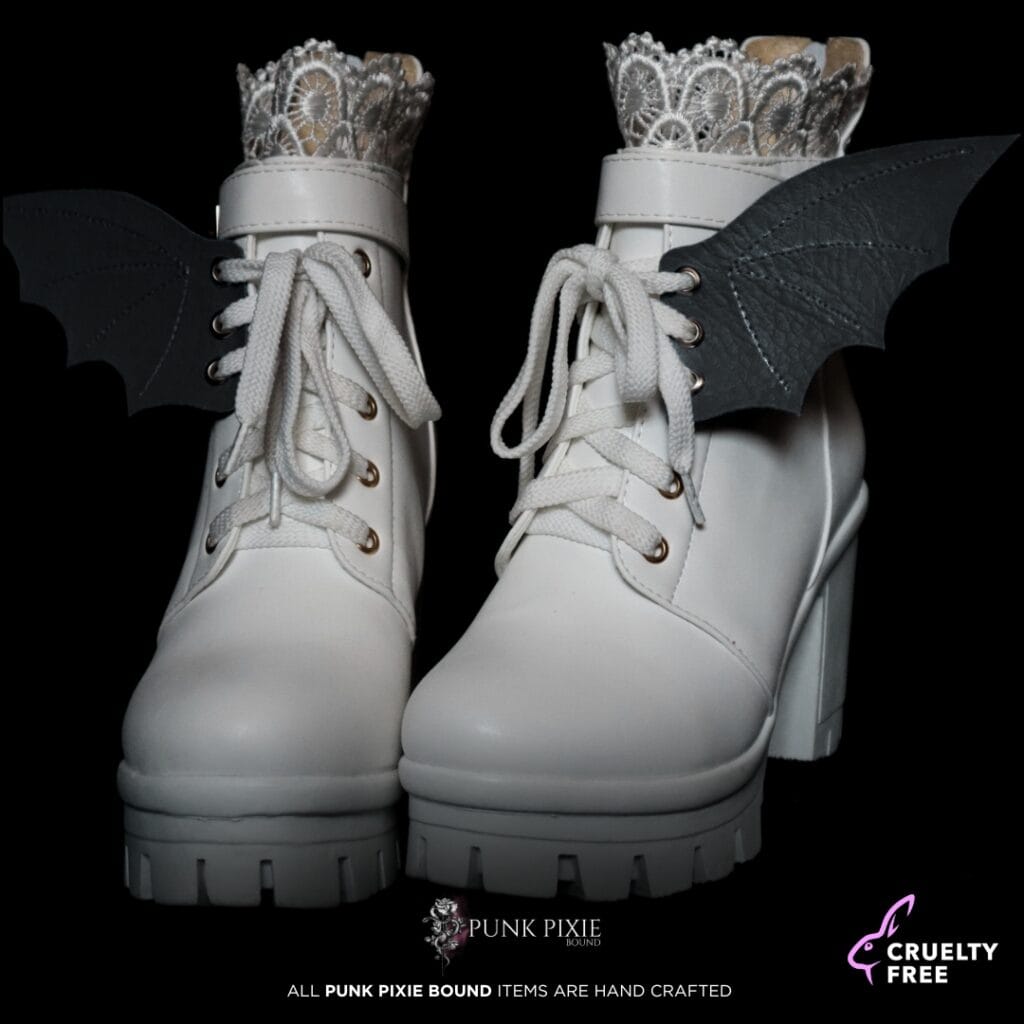 Bat attack shoe wings (black)