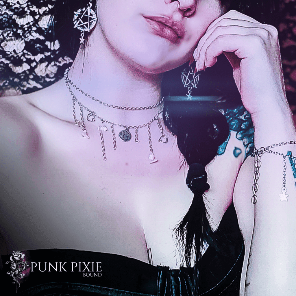 Selene choker with pentagram and star earrings - Pyretta