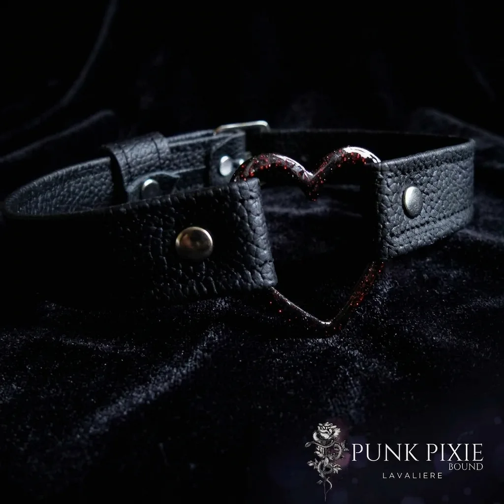 Dark Heart Collar by Punk Pixie Bound