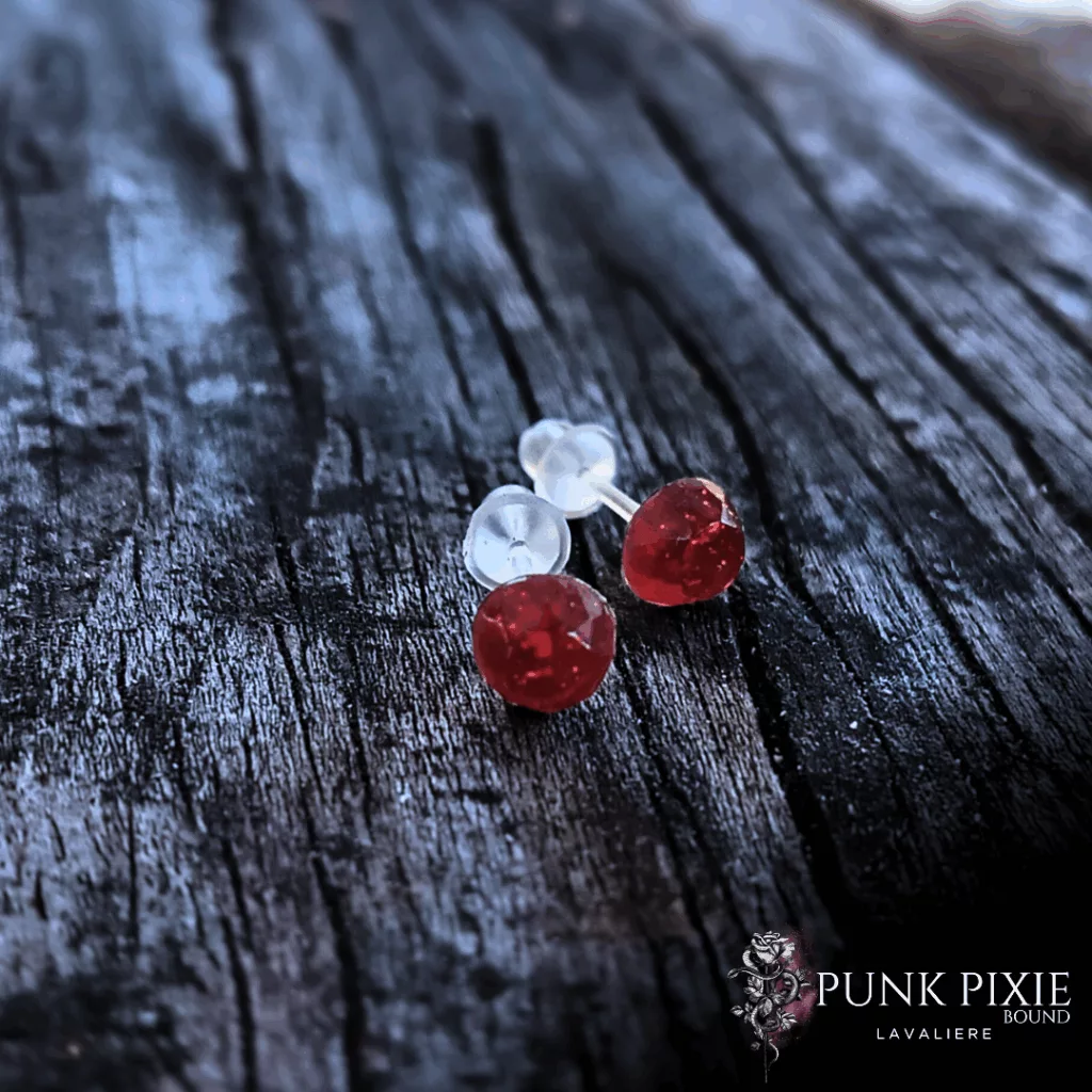 Rouge Secret Stud Earring