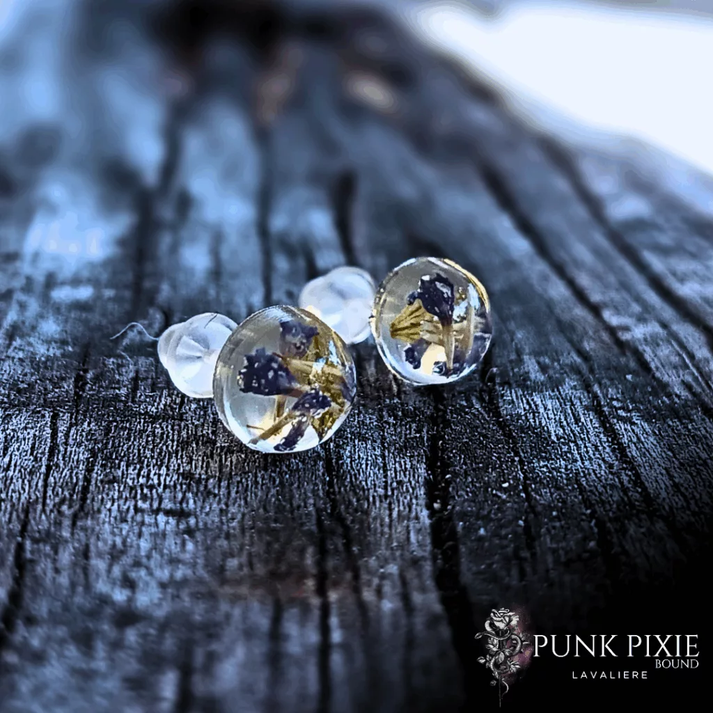Shadow Aether Stud Earring